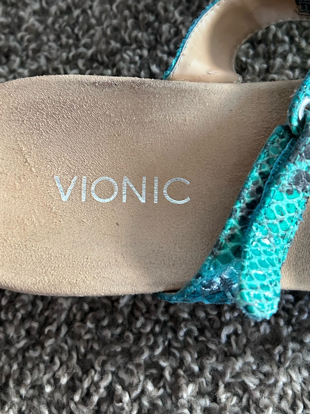 Vionic Teal Snake-Print Women's Sandals adjustable straps 9 - Picture 5 of 7